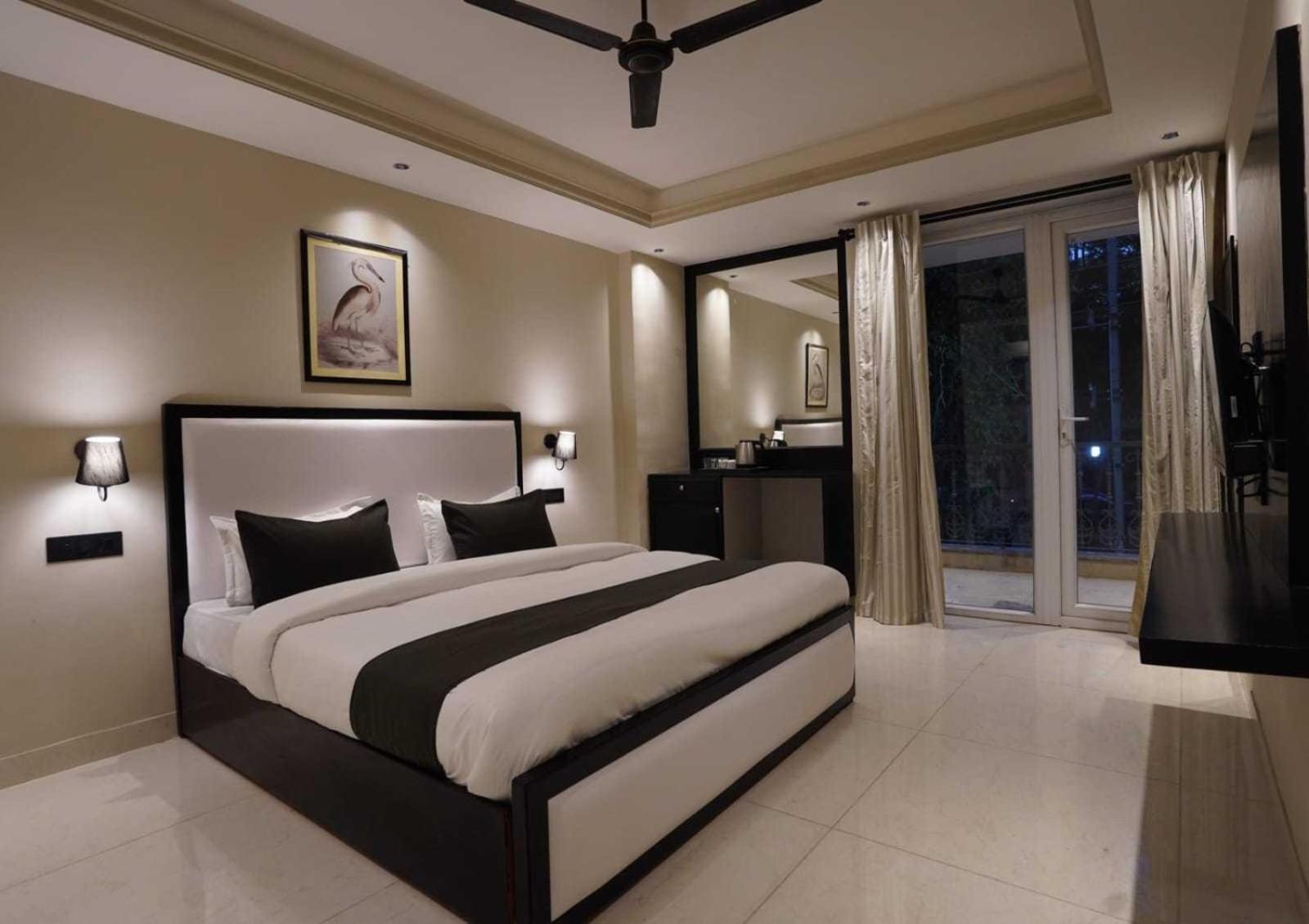 Hotel Ivy Plaza New Delhi Buitenkant foto