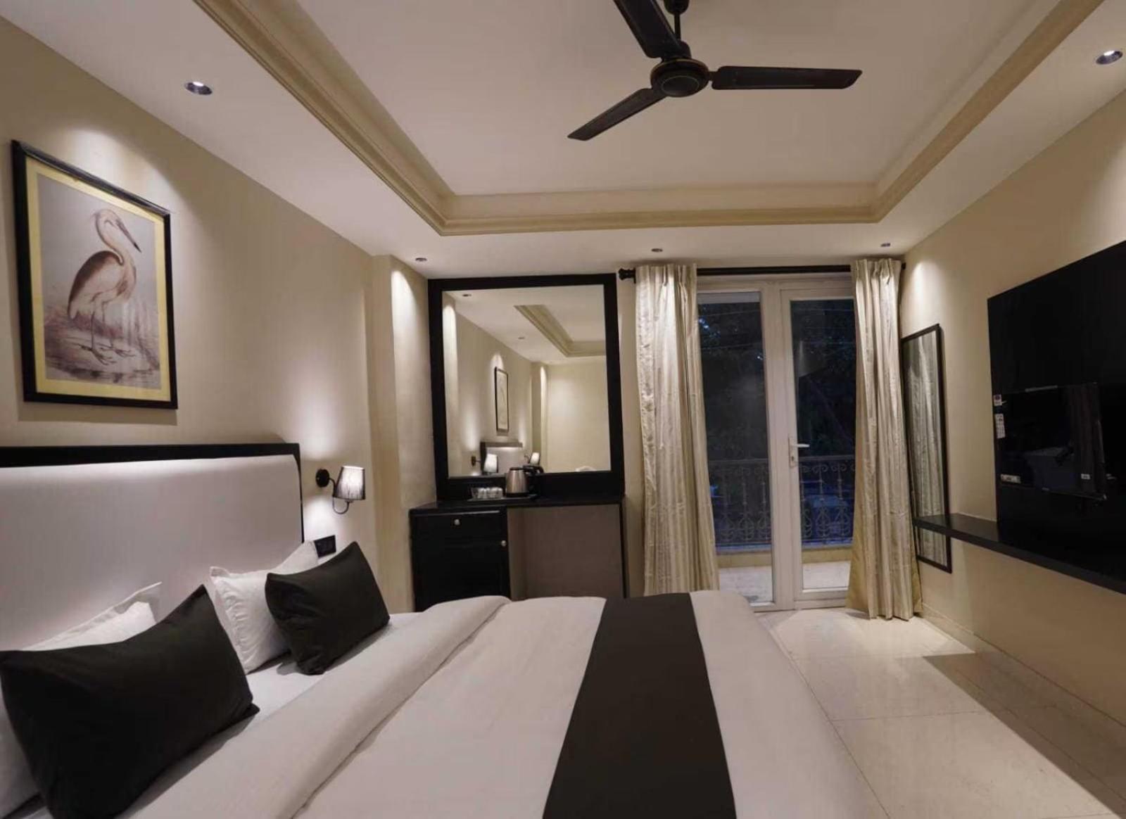 Hotel Ivy Plaza New Delhi Buitenkant foto